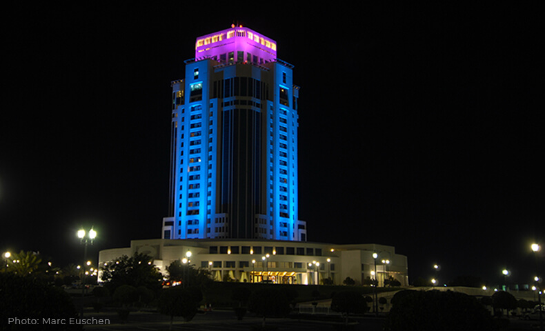 Architectural illumination of the Ritz-Carlton, Doha