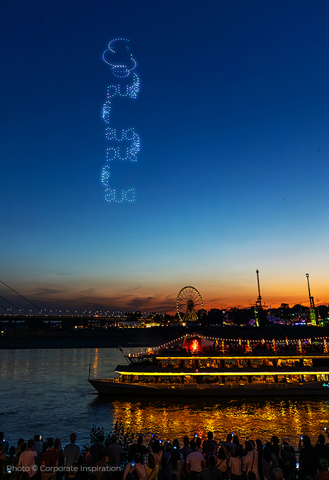 AO Drohnenshow zur Düsseldorfer Rheinkirmes 2025